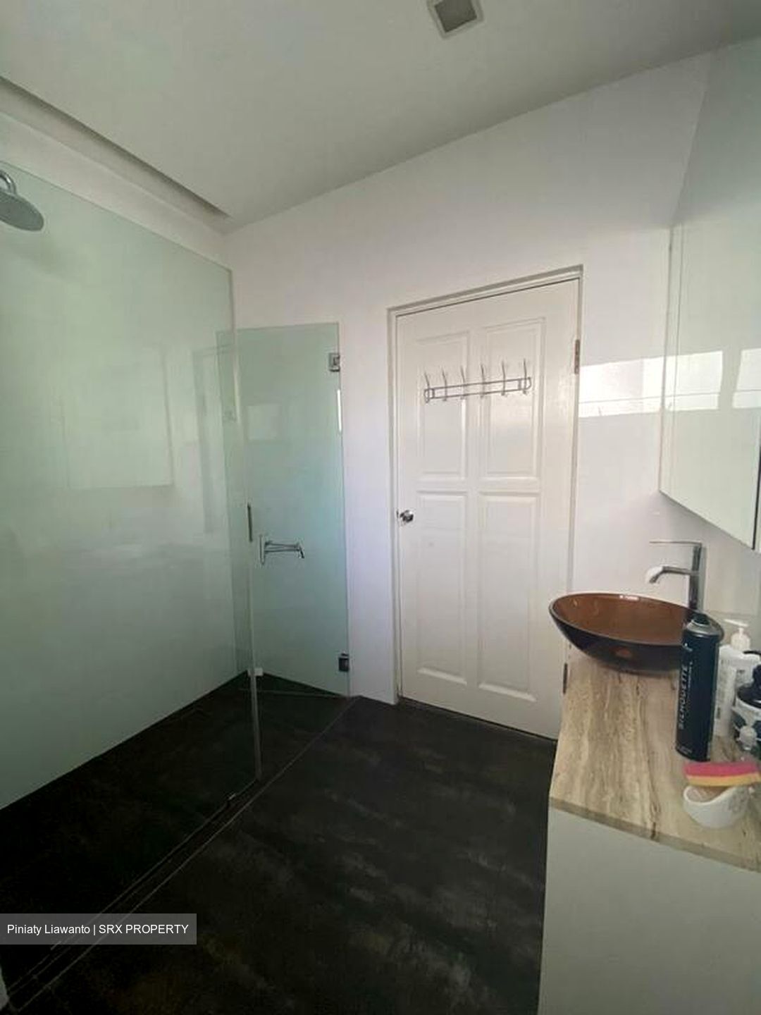 Adam Road (D11), Terrace #569635101